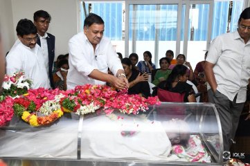 Celebs Pay Condolences to C Narayana Reddy